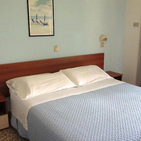 Hotel Toledo Rimini Buitenkant foto