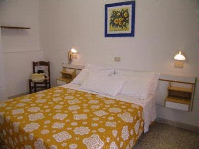 Hotel Toledo Rimini Buitenkant foto